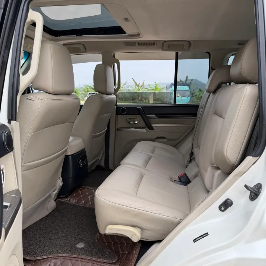 2018 Mitsubishi Pajero 3.0L 174HP V6 5AT,autocango,china used car exporter,china ev exporter,chinese used car exporter,chinese used ev exporter