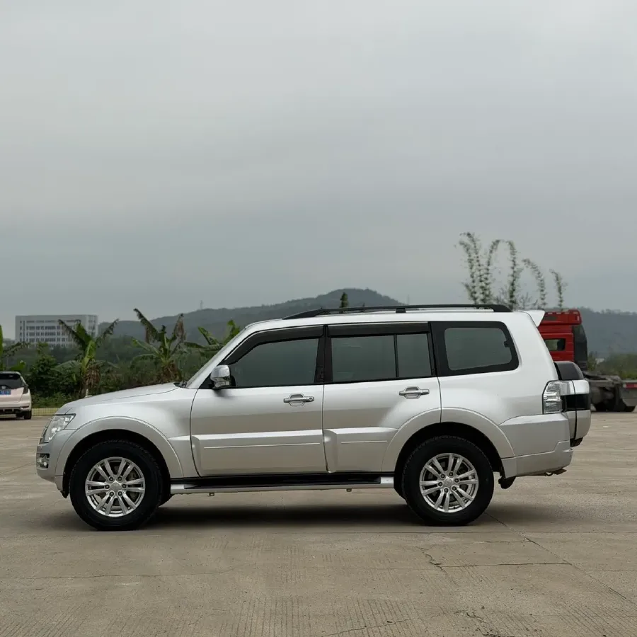 2018 Mitsubishi Pajero 3.0L 174HP V6 5AT,autocango,china used car exporter,china ev exporter,chinese used car exporter,chinese used ev exporter