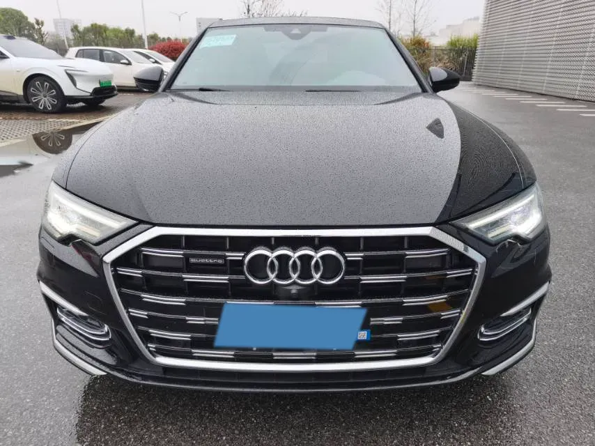 2025 Audi A6L 2.0T 245HP L4 7DCT,autocango,china used car exporter,china ev exporter,chinese used car exporter,chinese used ev exporter