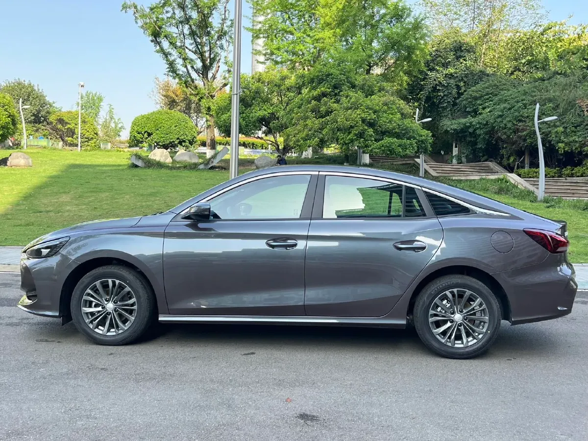 2025 MG 5 1.5L 129HP L4 CVT,autocango,china used car exporter,china ev exporter,chinese used car exporter,chinese used ev exporter