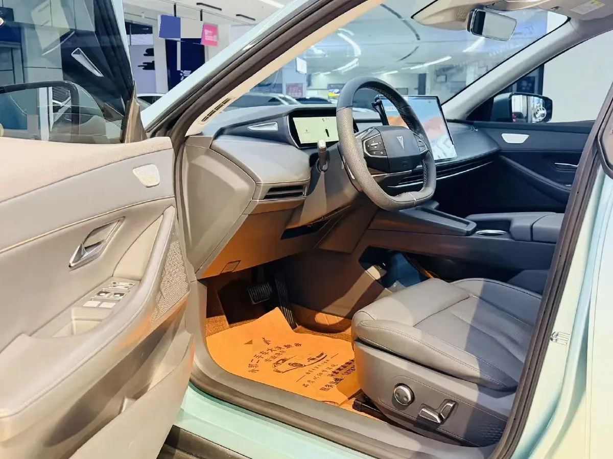 2022 DongFeng Forthing LingZhi EV BEV 68.4KWH,autocango,china used car exporter,china ev exporter,chinese used car exporter,chinese used ev exporter