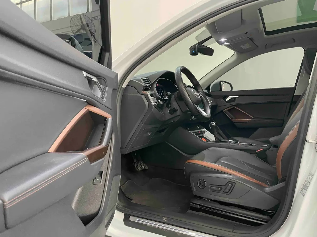 2021 Audi Q3 1.4T 150HP L4 7DCT,autocango,china used car exporter,china ev exporter,chinese used car exporter,chinese used ev exporter