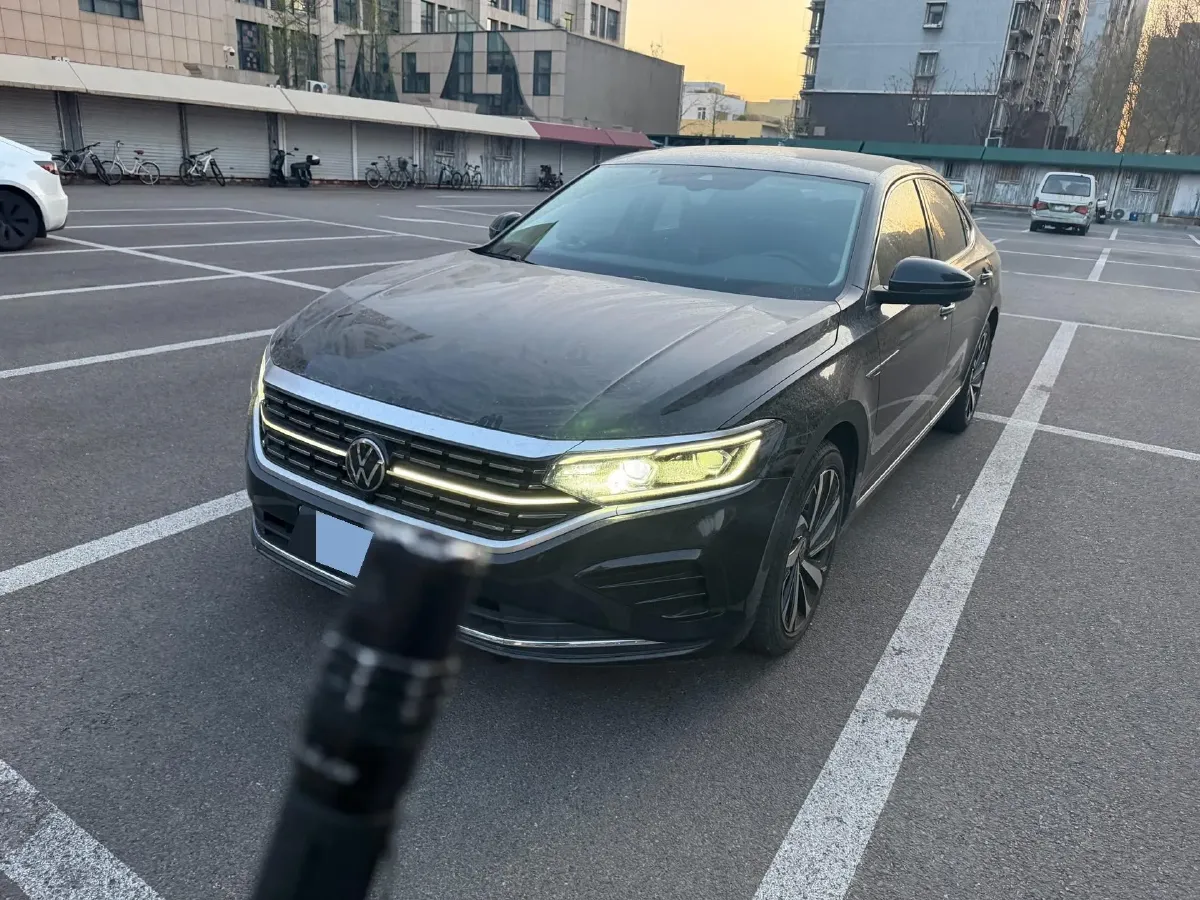 2023 Volkswagen Passat 2.0T 186HP L4 7DCT,autocango,china used car exporter,china ev exporter,chinese used car exporter,chinese used ev exporter