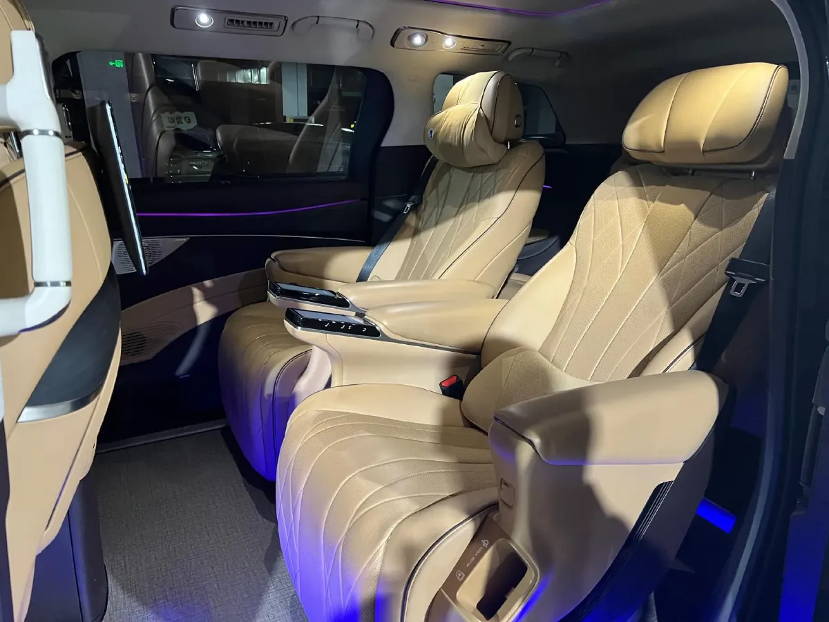 2024 Denza D9 1.5T 139HP L4 E-CVT PHEV 40KWH,autocango,china used car exporter,china ev exporter,chinese used car exporter,chinese used ev exporter