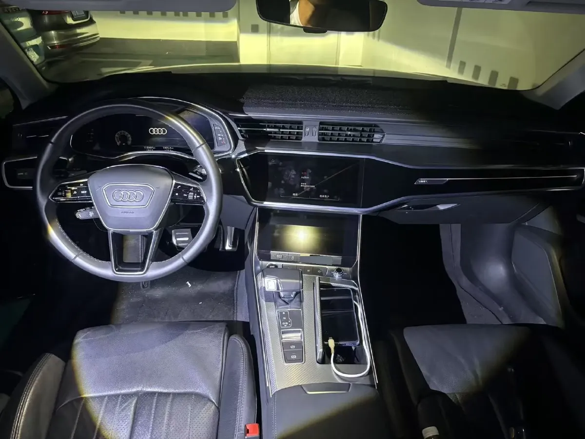 2021 Audi A6L 2.0T 224HP L4 7DCT,autocango,china used car exporter,china ev exporter,chinese used car exporter,chinese used ev exporter