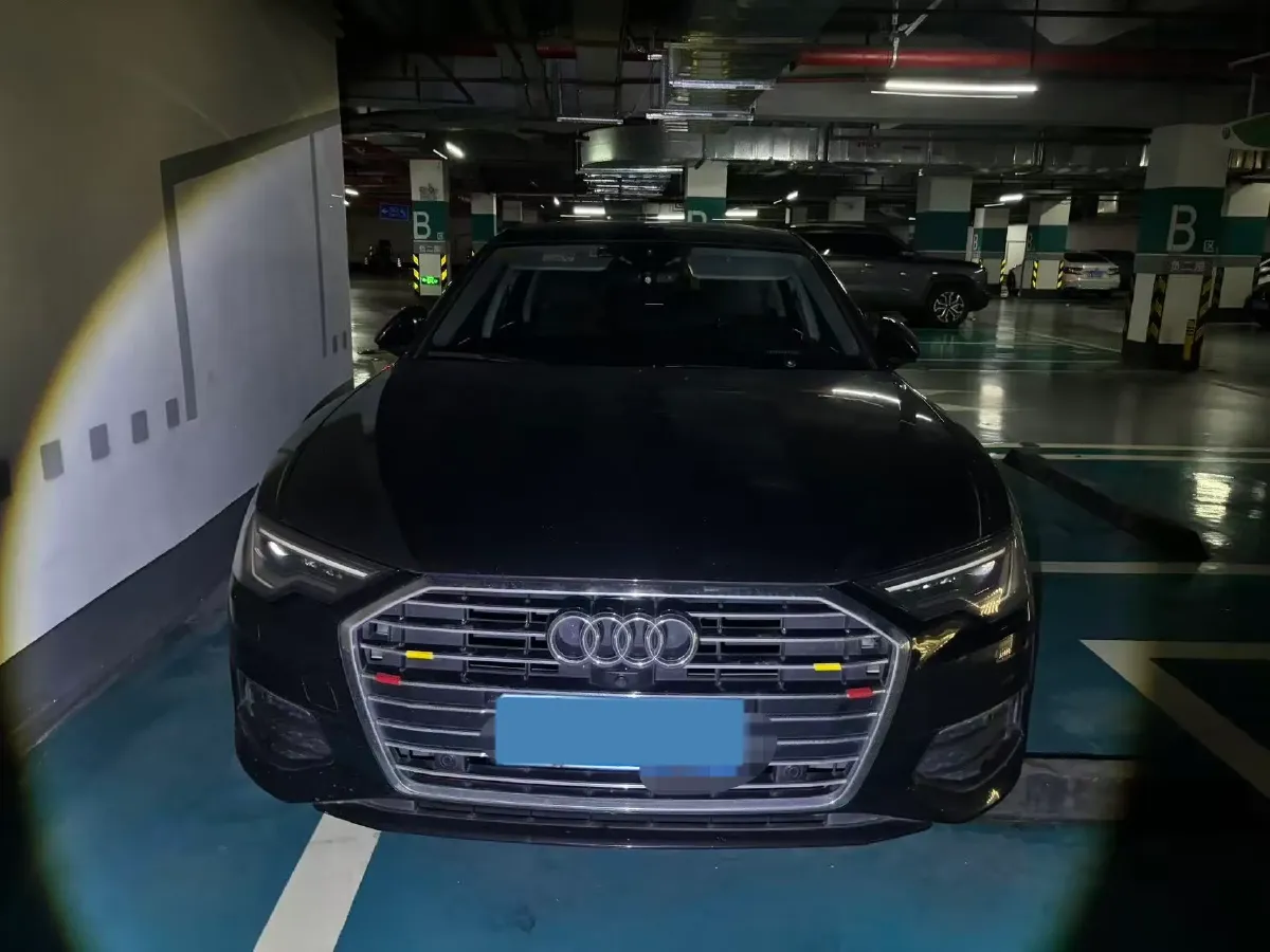 2021 Audi A6L 2.0T 224HP L4 7DCT,autocango,china used car exporter,china ev exporter,chinese used car exporter,chinese used ev exporter
