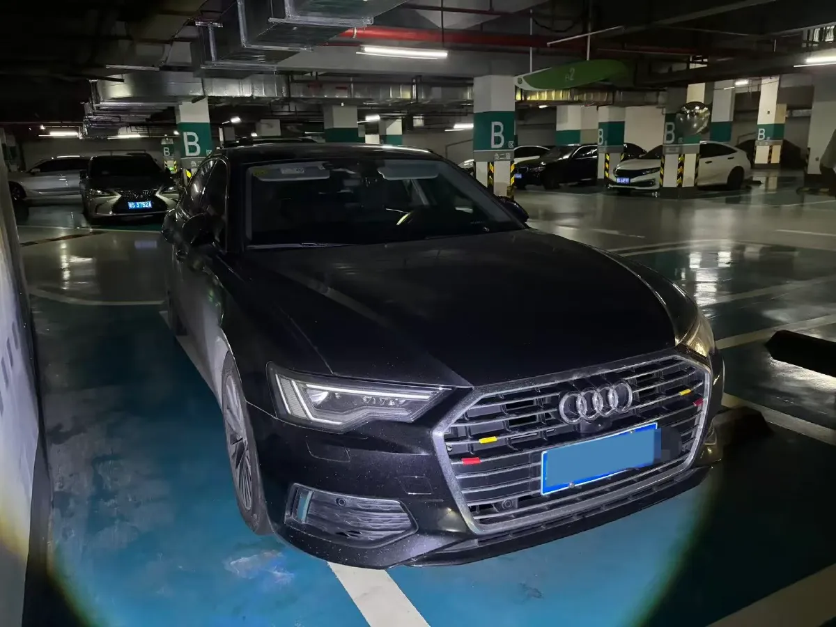 2021 Audi A6L 2.0T 224HP L4 7DCT,autocango,china used car exporter,china ev exporter,chinese used car exporter,chinese used ev exporter