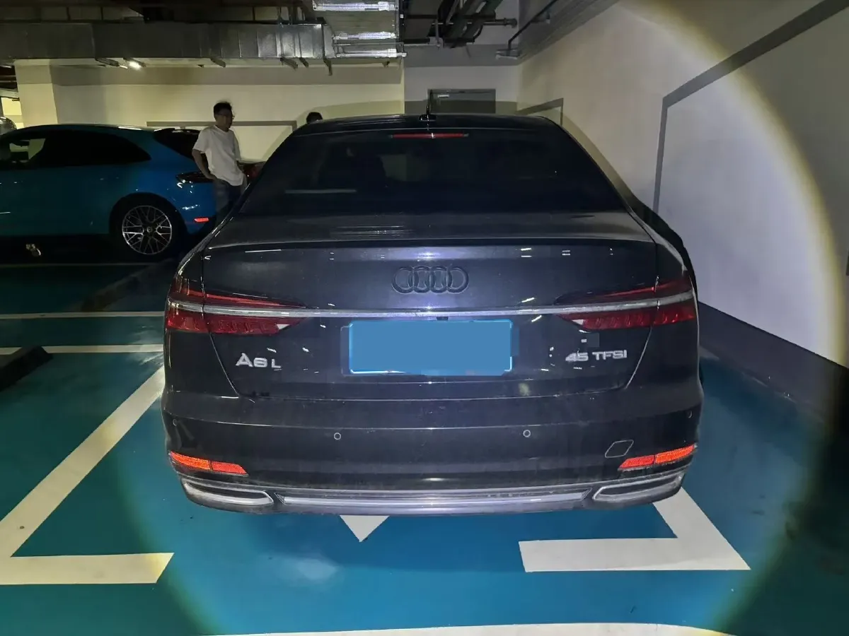 2021 Audi A6L 2.0T 224HP L4 7DCT,autocango,china used car exporter,china ev exporter,chinese used car exporter,chinese used ev exporter