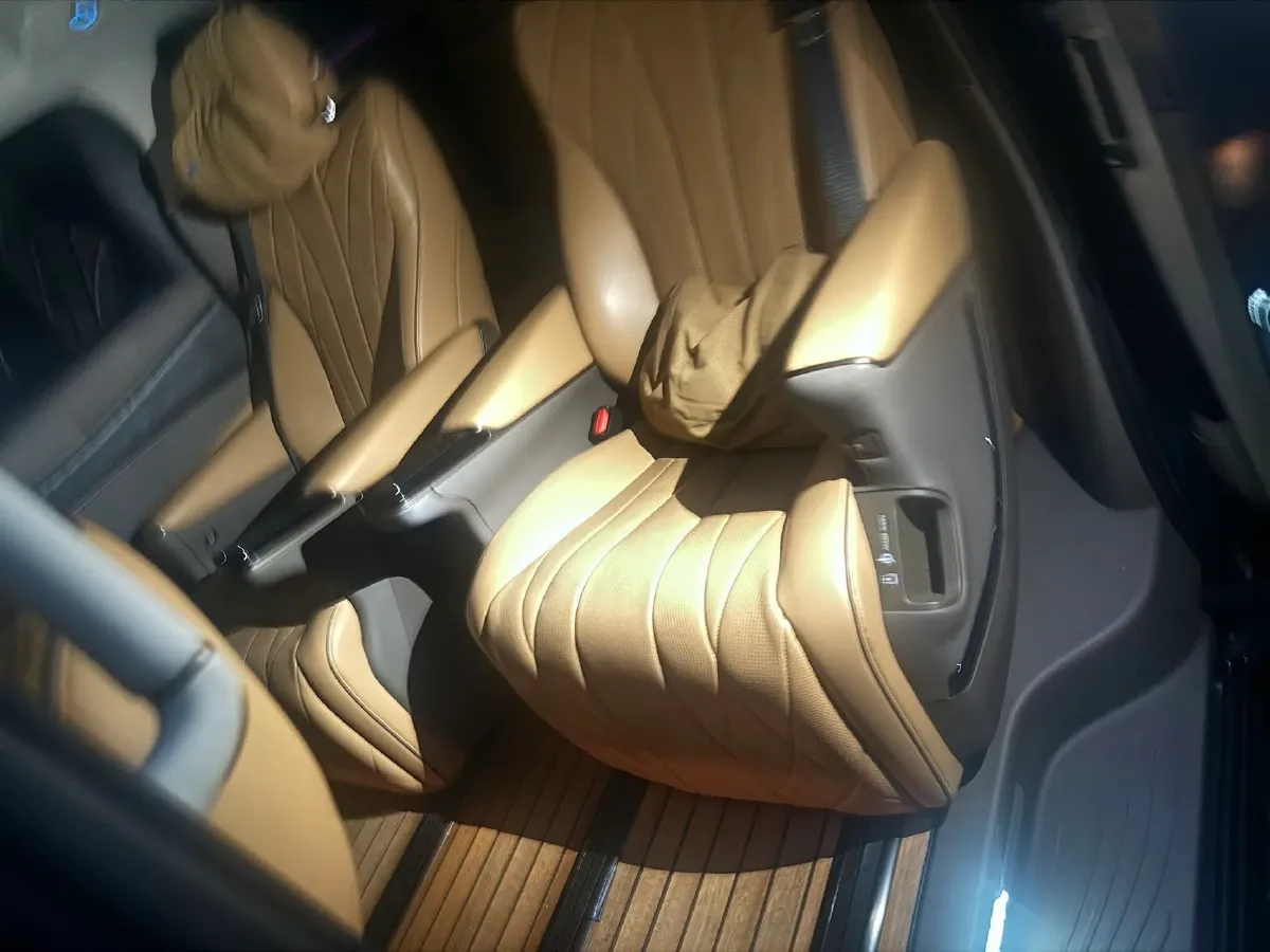 2022 HongQi HS7 3.0T 337HP V6 8AT,autocango,china used car exporter,china ev exporter,chinese used car exporter,chinese used ev exporter