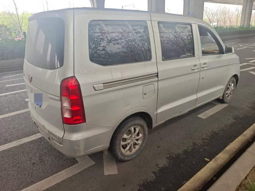 2019 WuLing HongGuang V 1.5L 99HP L4 6MT,autocango,china used car exporter,china ev exporter,chinese used car exporter,chinese used ev exporter