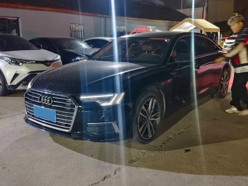 2020 Audi A6L 2.0T 190HP L4 7DCT,autocango,china used car exporter,china ev exporter,chinese used car exporter,chinese used ev exporter