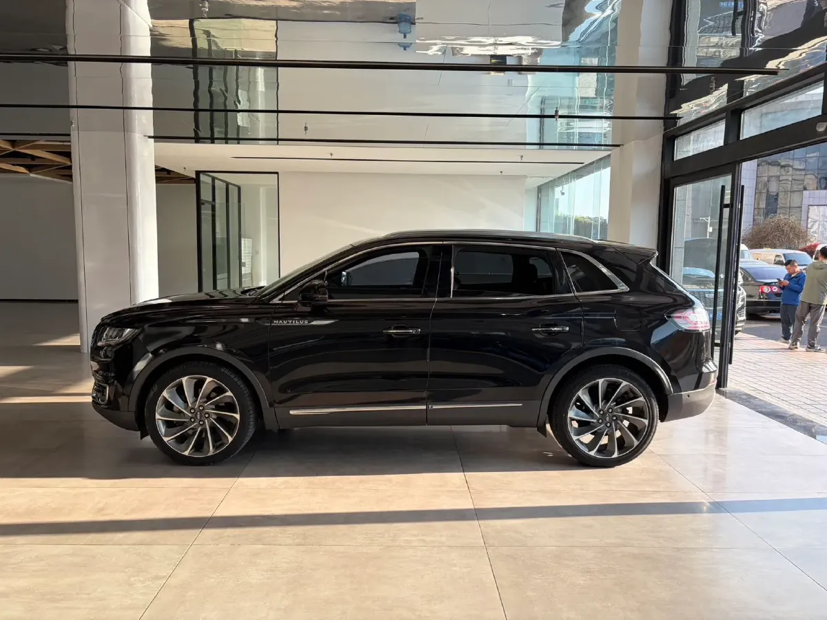 2019 Lincoln Nautilus 2.7T 329HP V6 8AT,autocango,china used car exporter,china ev exporter,chinese used car exporter,chinese used ev exporter
