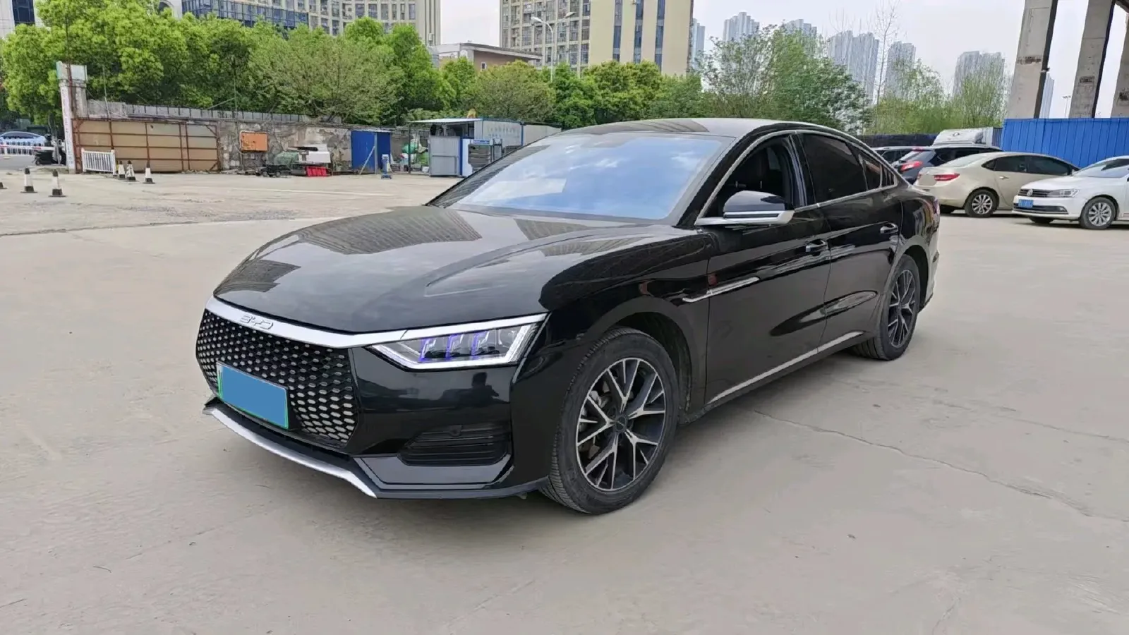 2022 BYD e9 BEV 63.36KWH,autocango,china used car exporter,china ev exporter,chinese used car exporter,chinese used ev exporter