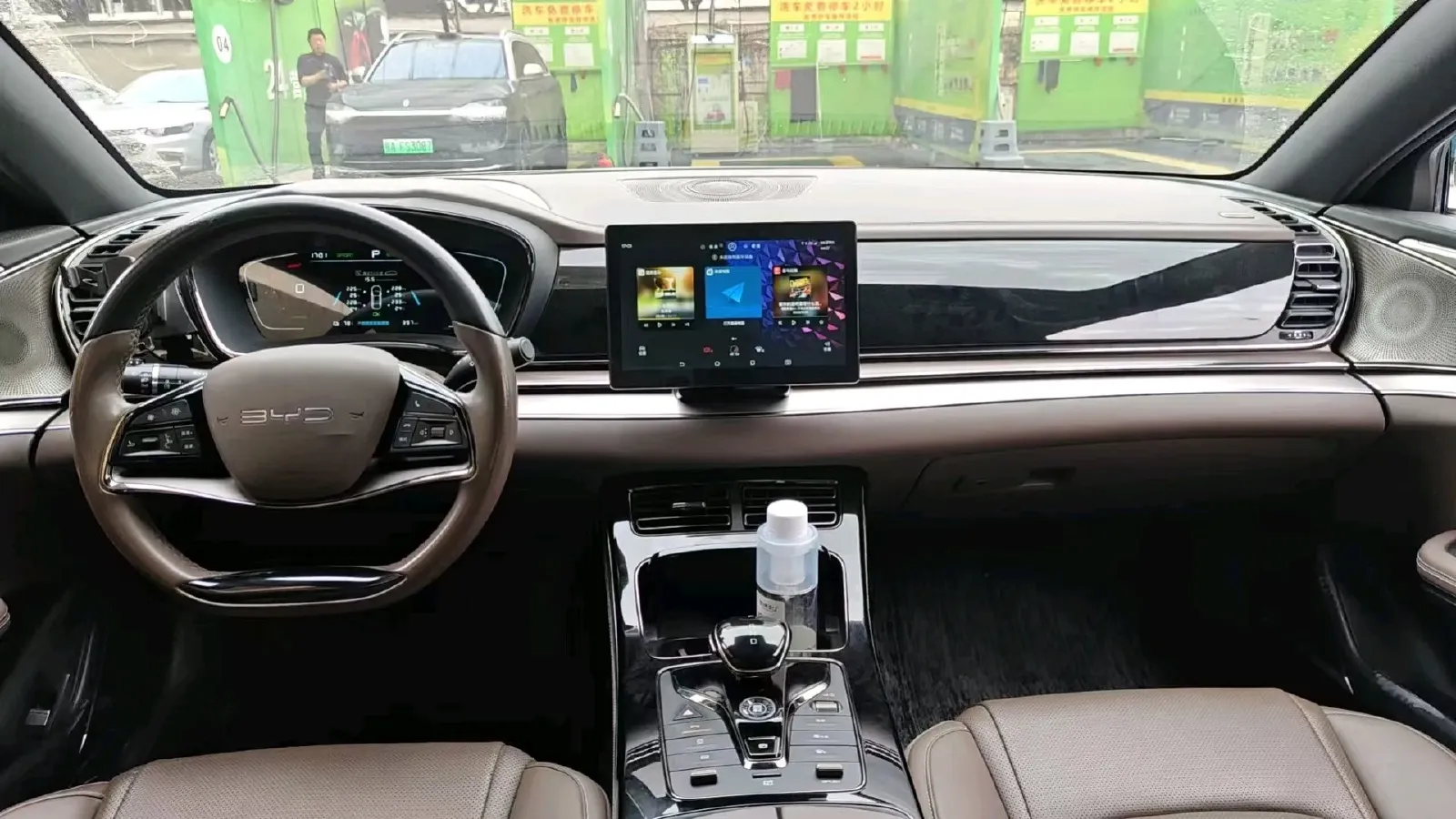 2022 BYD e9 BEV 63.36KWH,autocango,china used car exporter,china ev exporter,chinese used car exporter,chinese used ev exporter