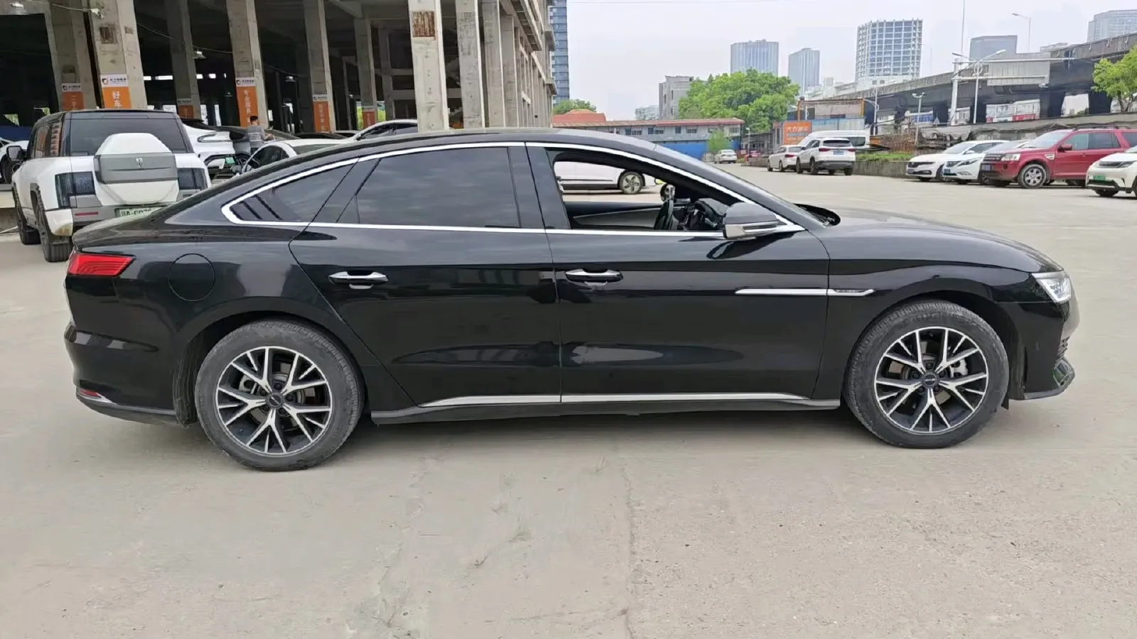 2022 BYD e9 BEV 63.36KWH,autocango,china used car exporter,china ev exporter,chinese used car exporter,chinese used ev exporter