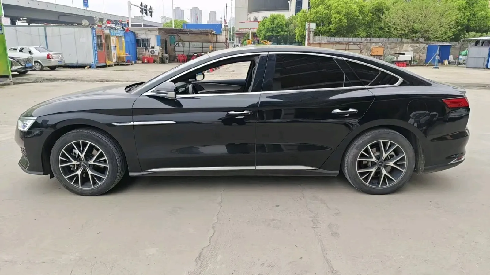 2022 BYD e9 BEV 63.36KWH,autocango,china used car exporter,china ev exporter,chinese used car exporter,chinese used ev exporter