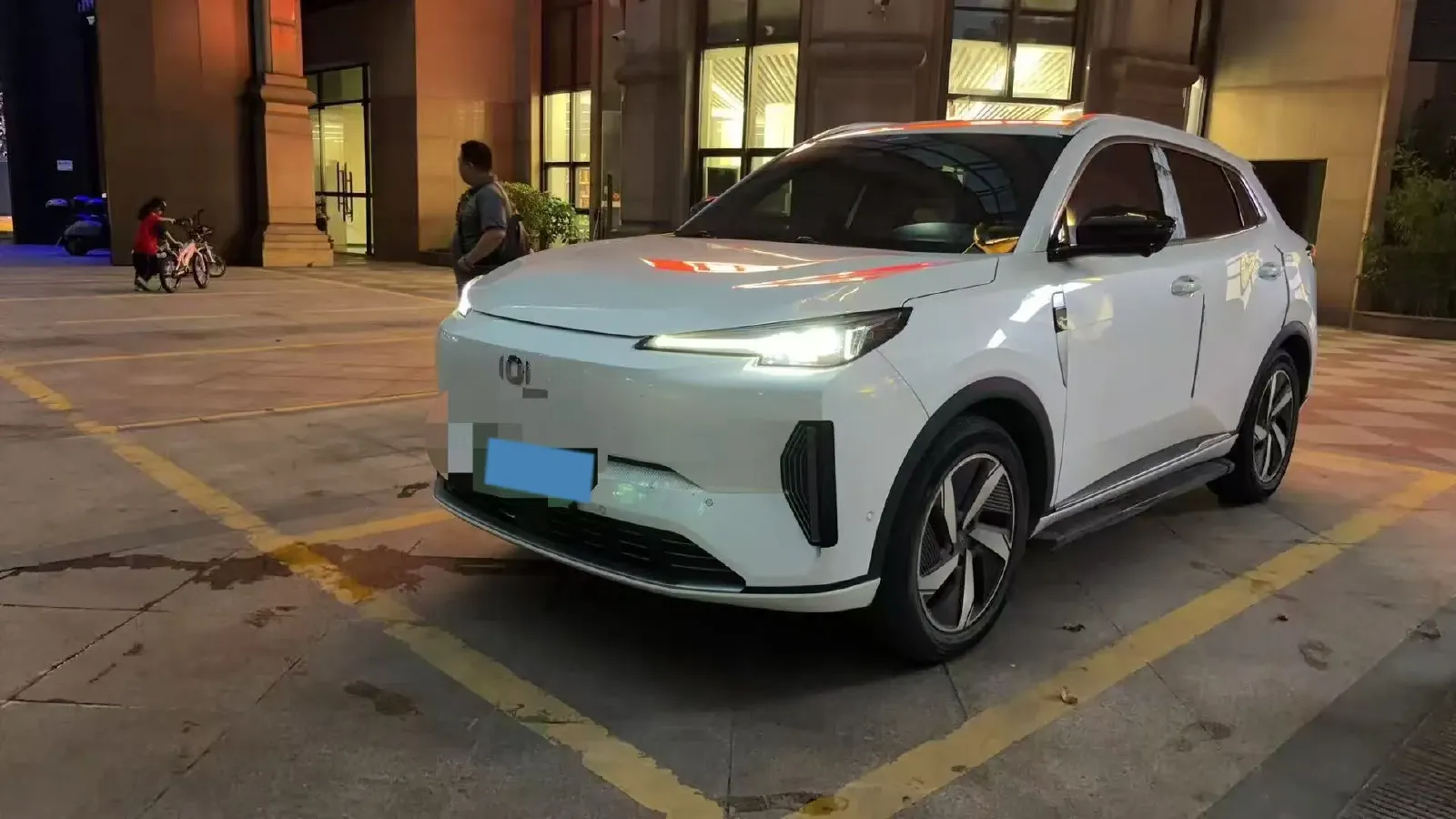 2023 Venucia VX6 BEV 62KWH,autocango,china used car exporter,china ev exporter,chinese used car exporter,chinese used ev exporter