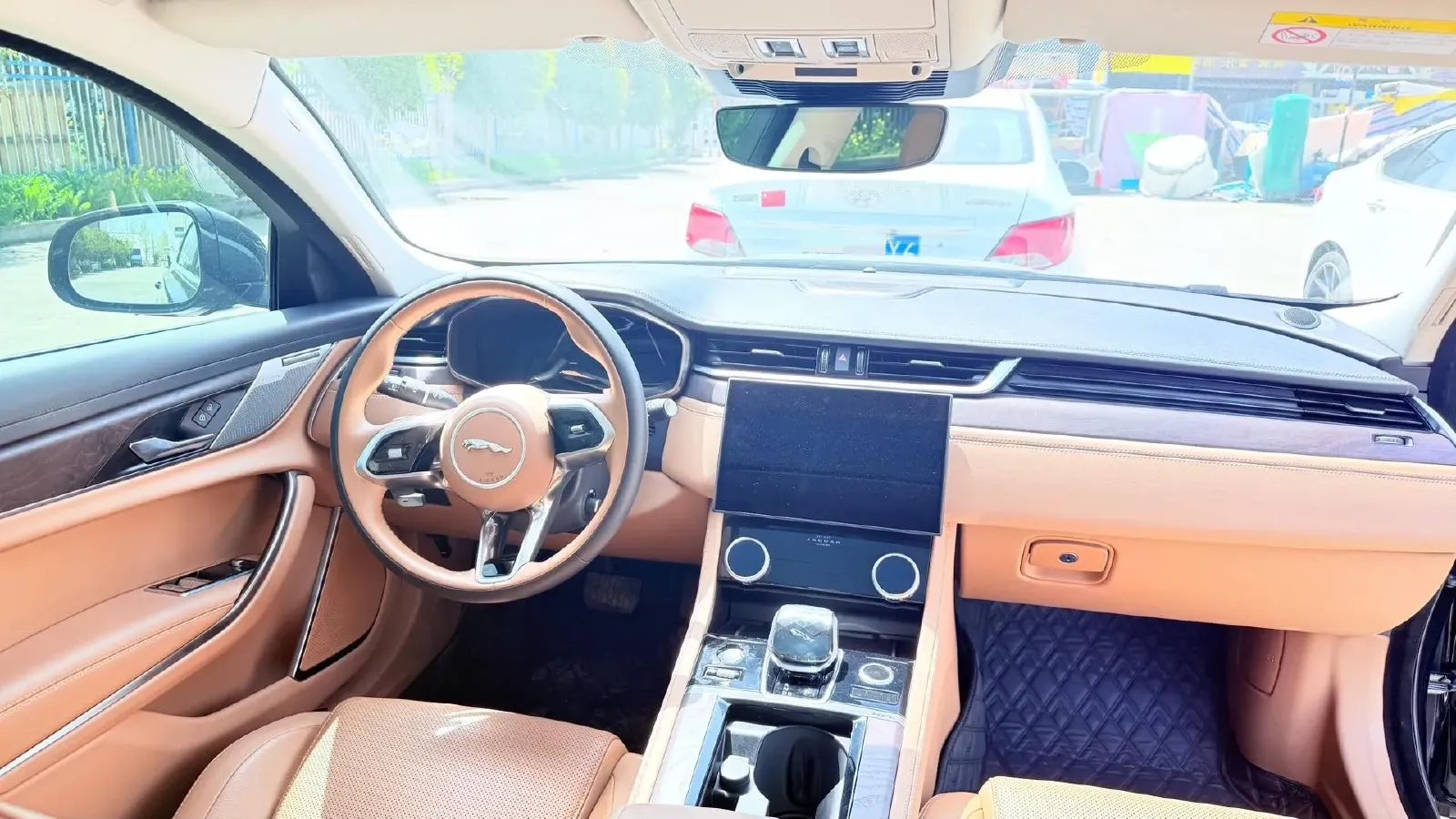 2023 Jaguar XFL 2.0T 250HP L4 8AT,autocango,china used car exporter,china ev exporter,chinese used car exporter,chinese used ev exporter