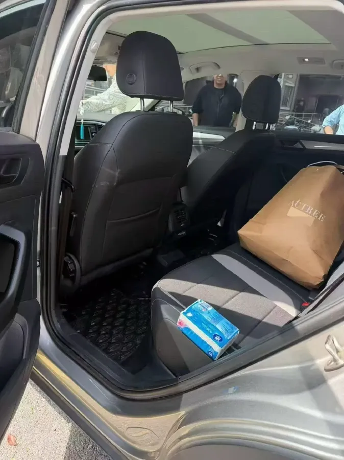 2019 Volkswagen T-Roc 1.4T 131HP L4 7DCT,autocango,china used car exporter,china ev exporter,chinese used car exporter,chinese used ev exporter