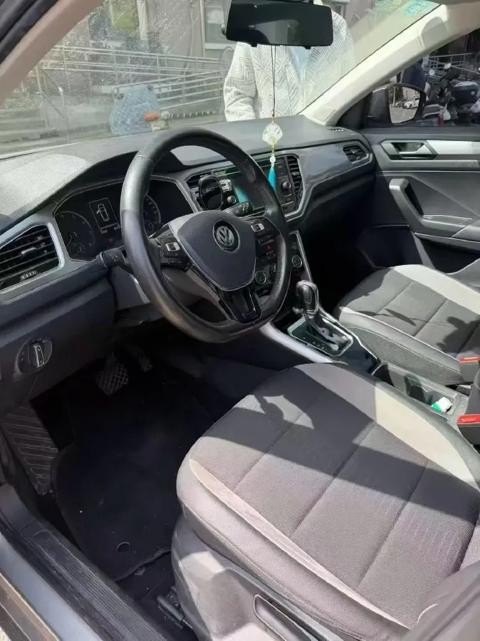 2019 Volkswagen T-Roc 1.4T 131HP L4 7DCT,autocango,china used car exporter,china ev exporter,chinese used car exporter,chinese used ev exporter