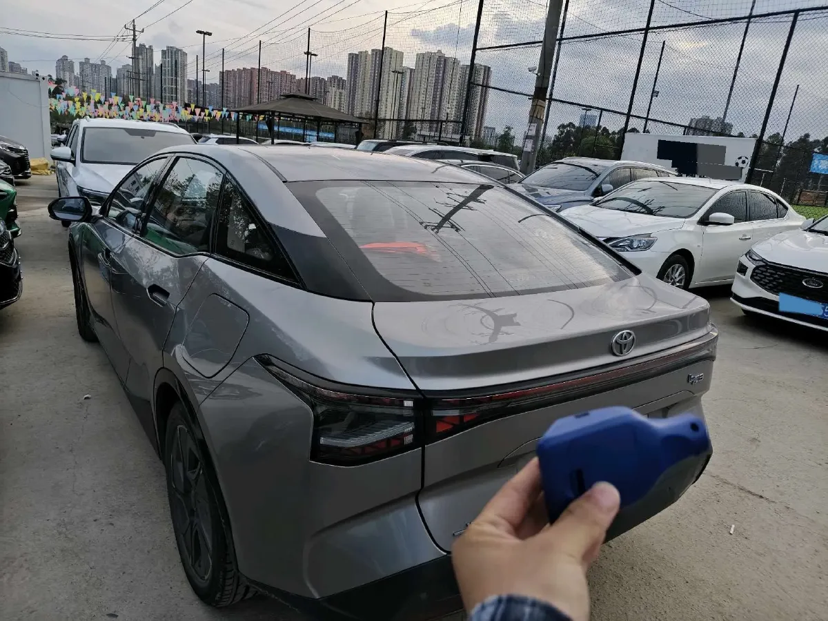 2024 Toyota bZ3 BEV 49.92KWH,autocango,china used car exporter,china ev exporter,chinese used car exporter,chinese used ev exporter