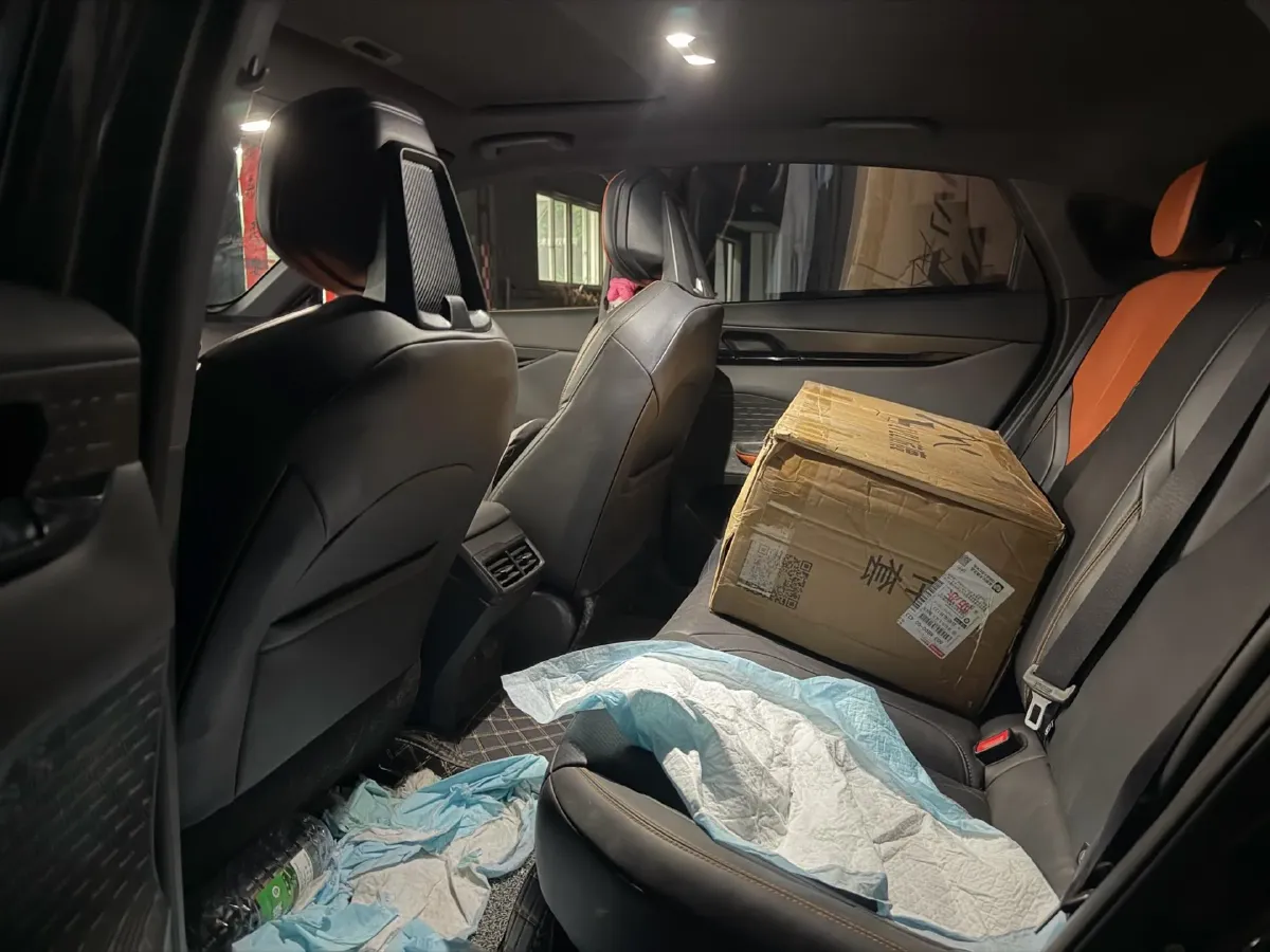 2023 ChangAn UNI-V iDD 1.5T 170HP L4 6TCT PHEV 18.4KWH,autocango,china used car exporter,china ev exporter,chinese used car exporter,chinese used ev exporter