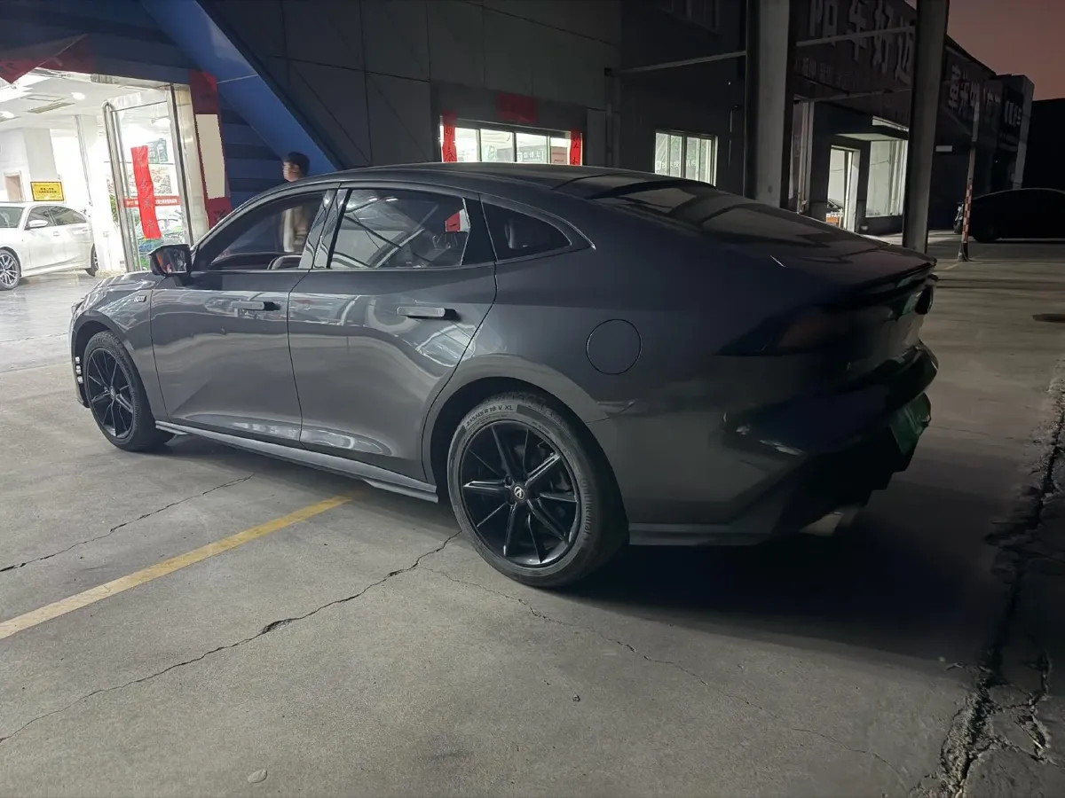 2023 ChangAn UNI-V iDD 1.5T 170HP L4 6TCT PHEV 18.4KWH,autocango,china used car exporter,china ev exporter,chinese used car exporter,chinese used ev exporter