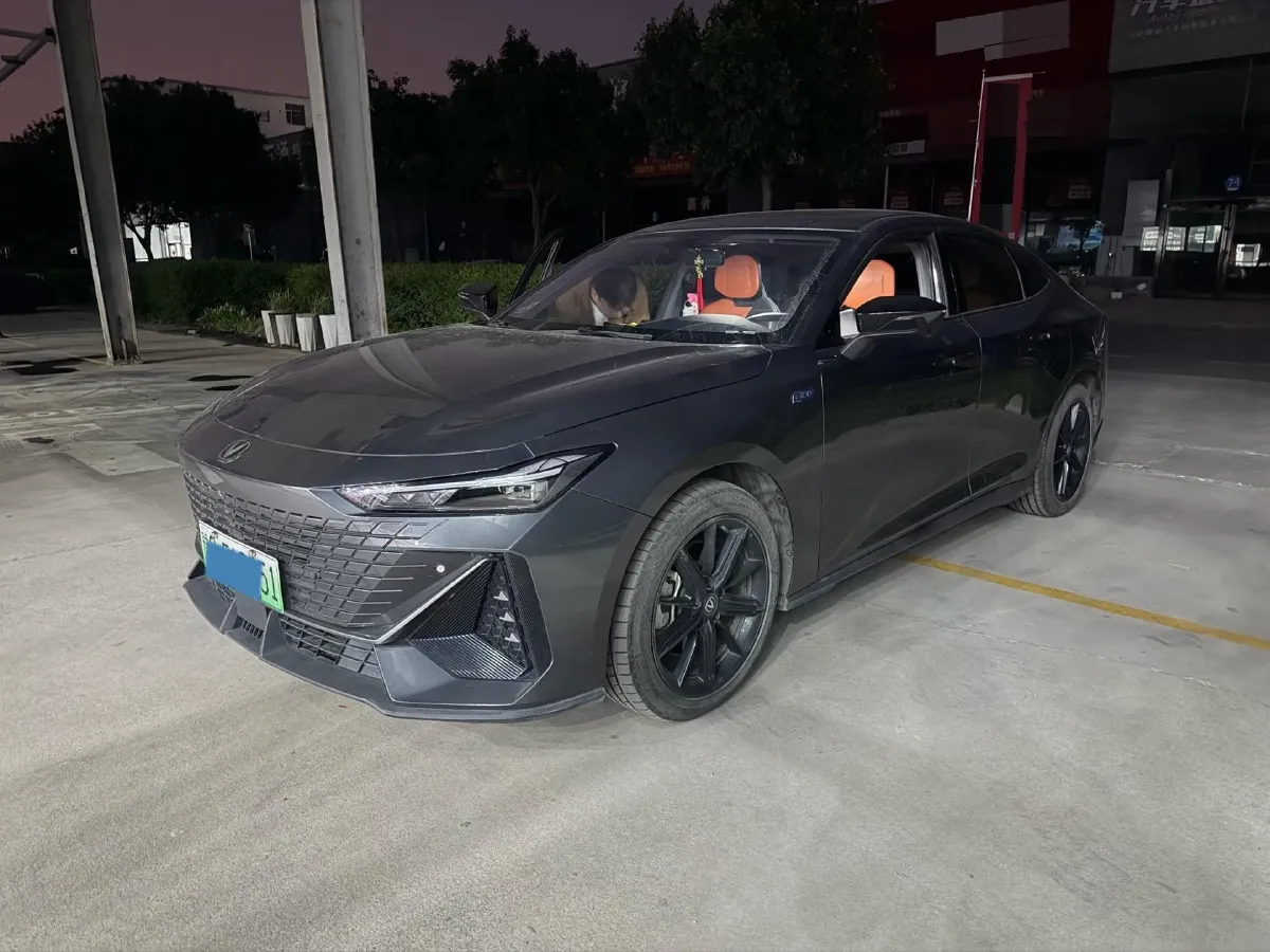 2023 ChangAn UNI-V iDD 1.5T 170HP L4 6TCT PHEV 18.4KWH,autocango,china used car exporter,china ev exporter,chinese used car exporter,chinese used ev exporter