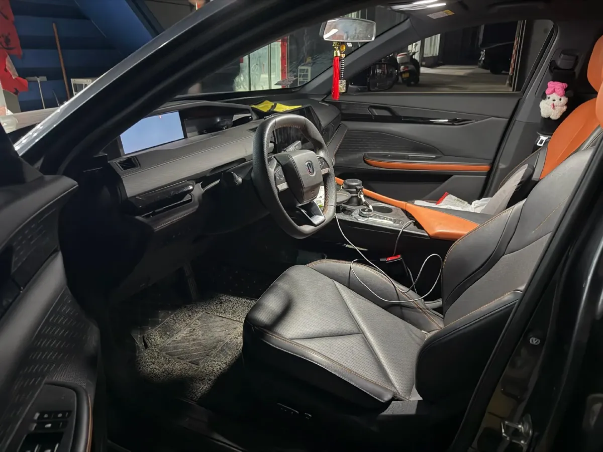 2023 ChangAn UNI-V iDD 1.5T 170HP L4 6TCT PHEV 18.4KWH,autocango,china used car exporter,china ev exporter,chinese used car exporter,chinese used ev exporter