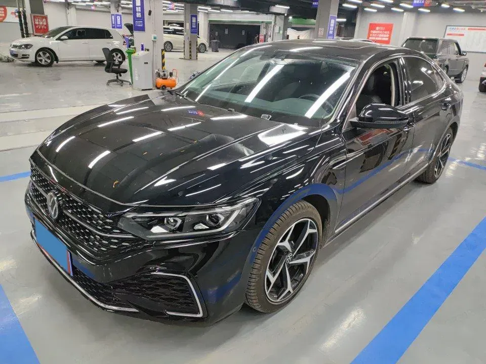 2024 Volkswagen Passat 2.0T 220HP L4 7DCT,autocango,china used car exporter,china ev exporter,chinese used car exporter,chinese used ev exporter