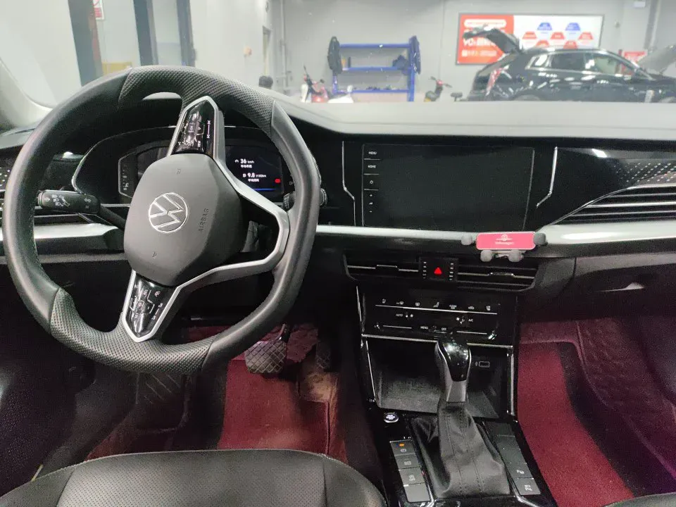 2024 Volkswagen Passat 2.0T 220HP L4 7DCT,autocango,china used car exporter,china ev exporter,chinese used car exporter,chinese used ev exporter