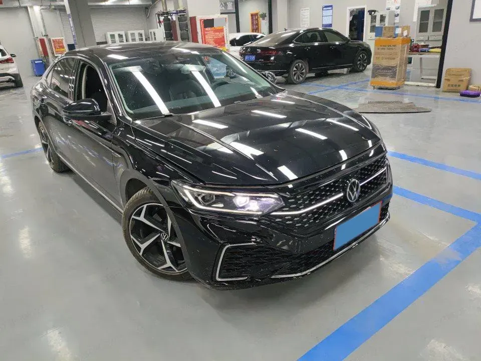 2024 Volkswagen Passat 2.0T 220HP L4 7DCT,autocango,china used car exporter,china ev exporter,chinese used car exporter,chinese used ev exporter