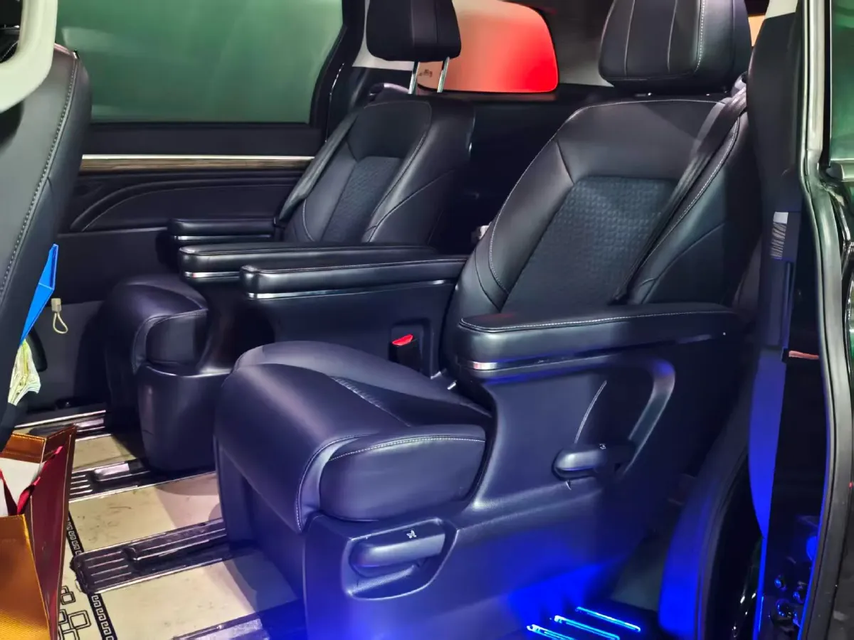 2021 GAC Trumpchi M8 2.0T 252HP L4 8AT,autocango,china used car exporter,china ev exporter,chinese used car exporter,chinese used ev exporter