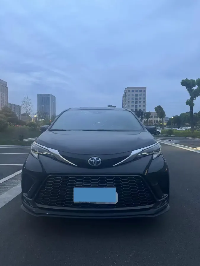 2023 Toyota Granvia 2.5L 189HP L4 E-CVT Hybrid,autocango,china used car exporter,china ev exporter,chinese used car exporter,chinese used ev exporter