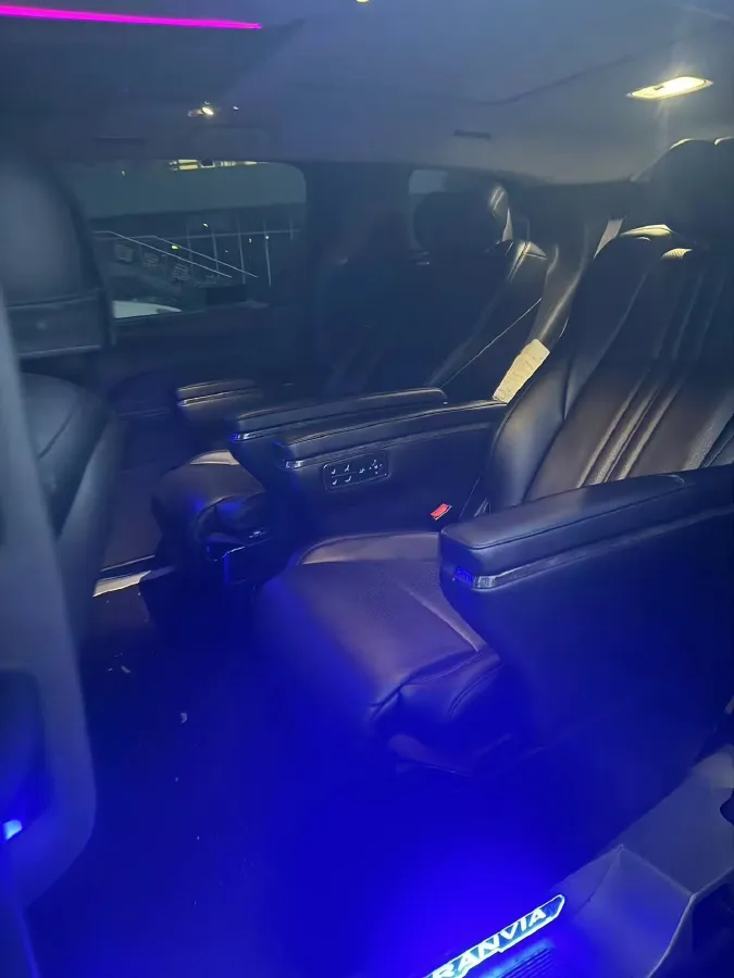 2023 Toyota Granvia 2.5L 189HP L4 E-CVT Hybrid,autocango,china used car exporter,china ev exporter,chinese used car exporter,chinese used ev exporter