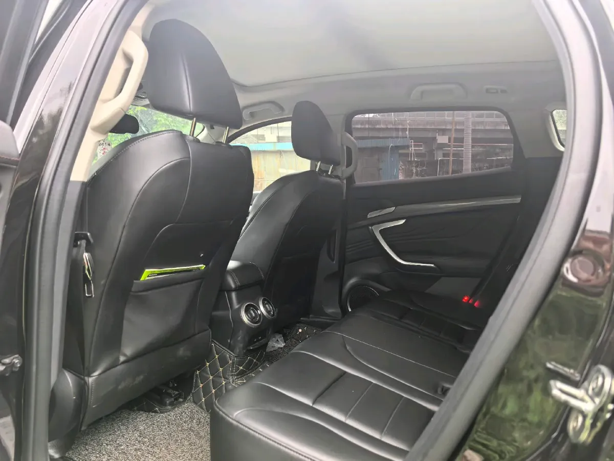 2017 WEY VV7 2.0T 234HP L4 7DCT,autocango,china used car exporter,china ev exporter,chinese used car exporter,chinese used ev exporter