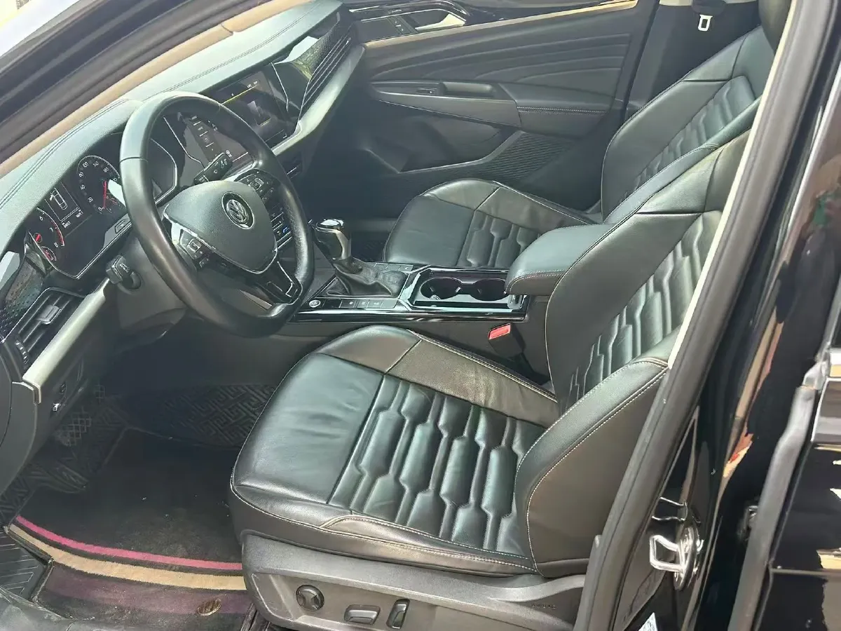 2019 Skoda Kodiak 2.0T 186HP L4 7DCT,autocango,china used car exporter,china ev exporter,chinese used car exporter,chinese used ev exporter