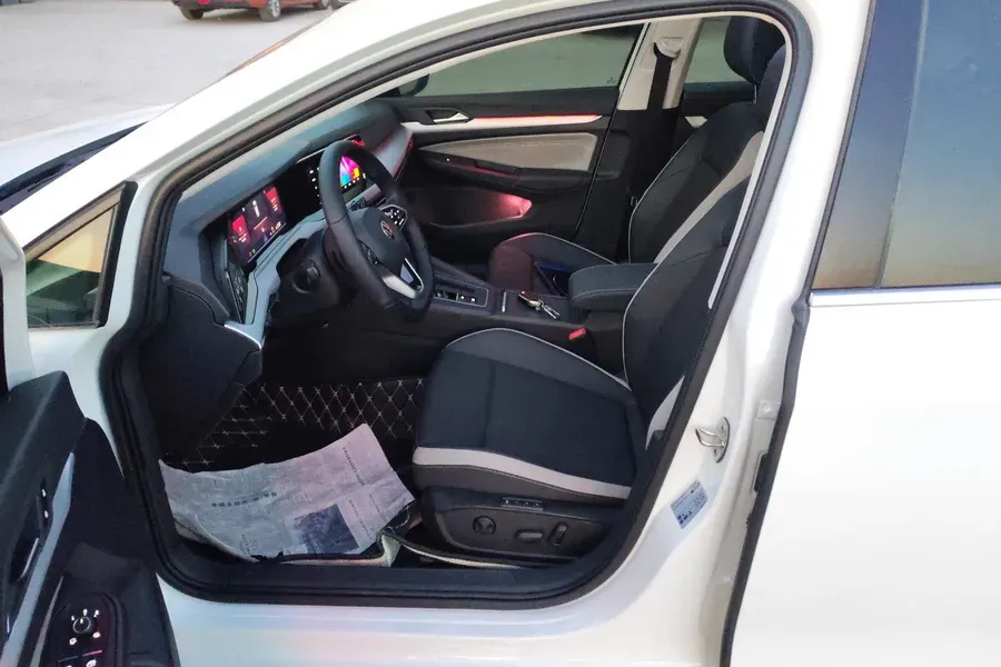 2023 Volkswagen Golf 1.4T 150HP L4 7DCT,autocango,china used car exporter,china ev exporter,chinese used car exporter,chinese used ev exporter