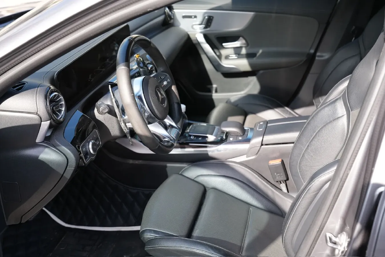 2020 Mercedes-Benz A AMG 2.0T 387HP L4 8DCT,autocango,china used car exporter,china ev exporter,chinese used car exporter,chinese used ev exporter