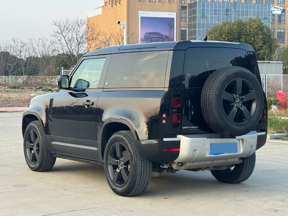 2022 Land Rover Defender 2.0T 300HP L4 8AT,autocango,china used car exporter,china ev exporter,chinese used car exporter,chinese used ev exporter