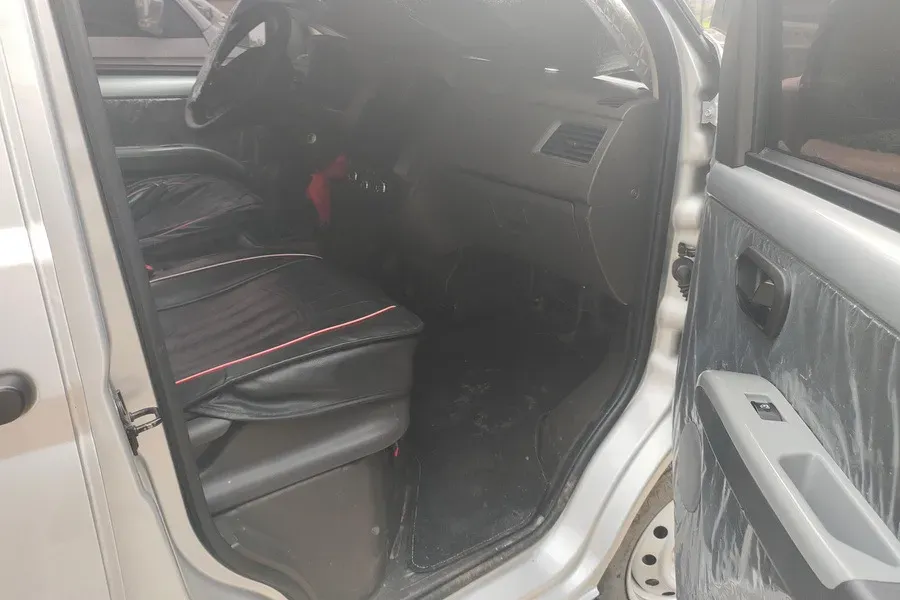 2023 WuLing RongGuang S 1.5L 102HP L4 5MT,autocango,china used car exporter,china ev exporter,chinese used car exporter,chinese used ev exporter