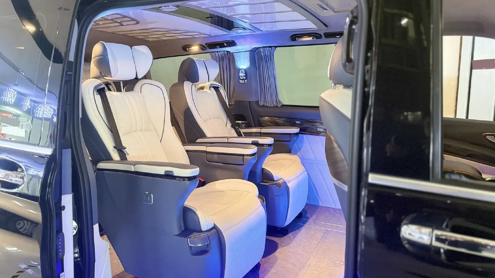 2021 Mercedes-Benz Vito 2.0T 211HP L4 9AT,autocango,china used car exporter,china ev exporter,chinese used car exporter,chinese used ev exporter