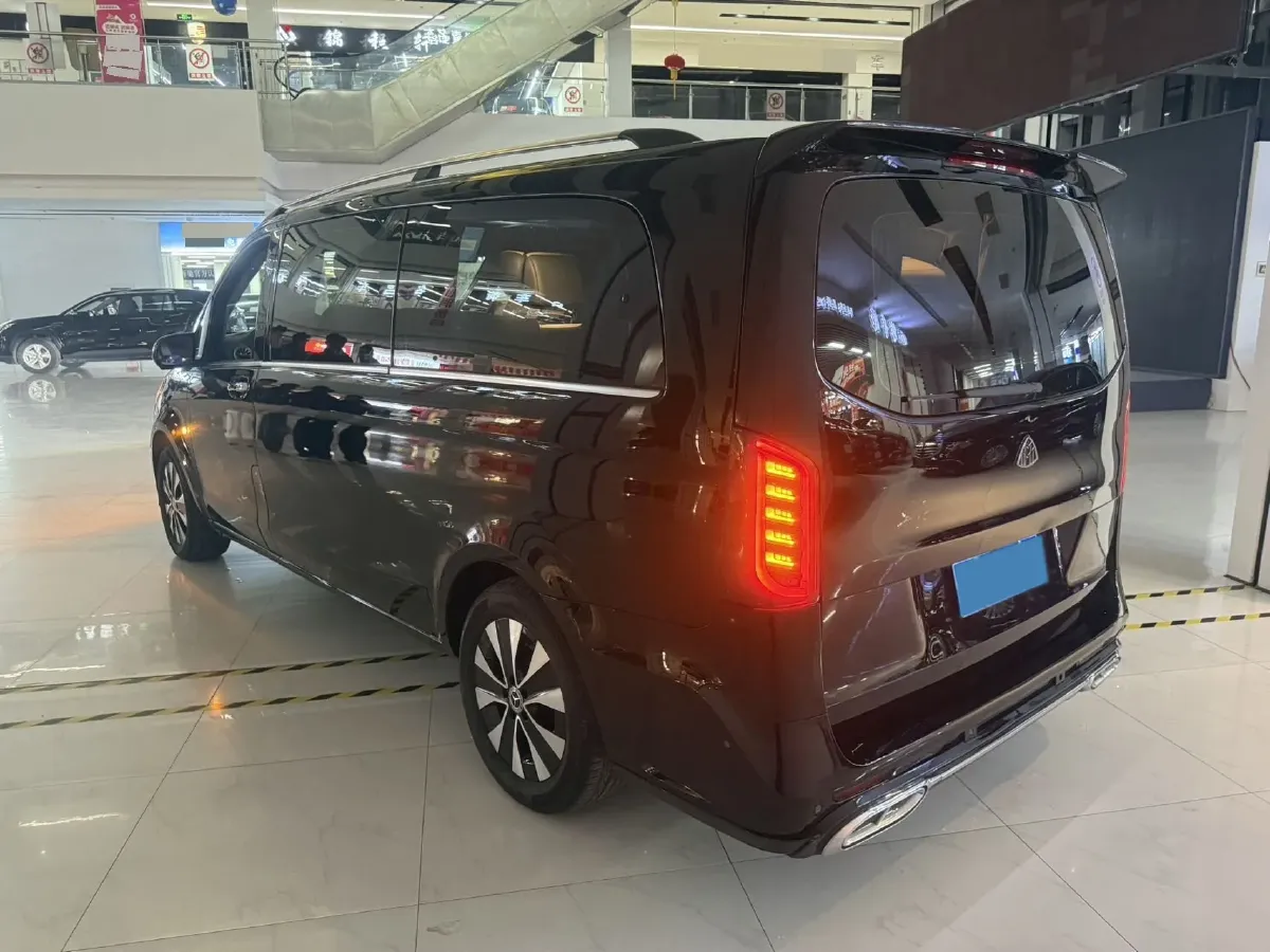 2021 Mercedes-Benz Vito 2.0T 211HP L4 9AT,autocango,china used car exporter,china ev exporter,chinese used car exporter,chinese used ev exporter