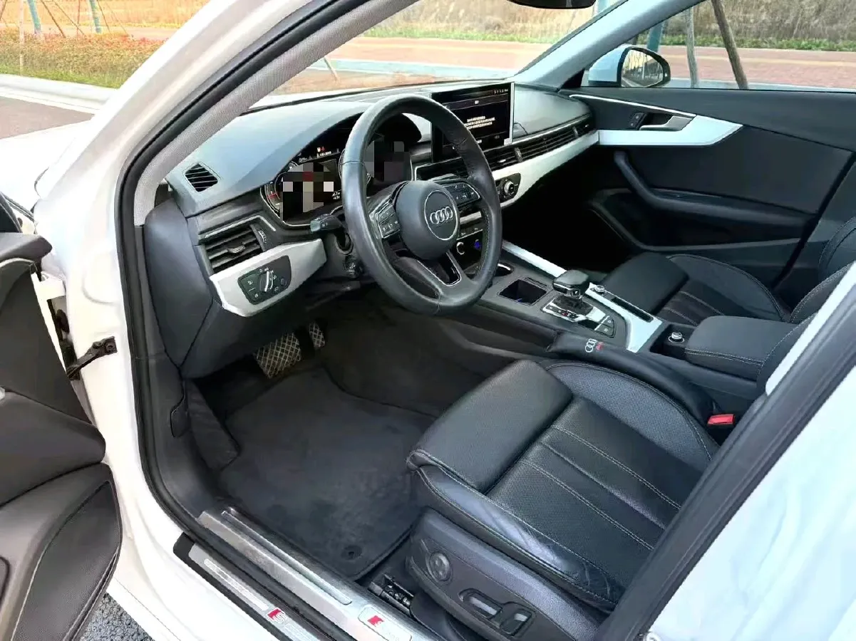 2022 Audi A4L 2.0T 190HP L4 7DCT,autocango,china used car exporter,china ev exporter,chinese used car exporter,chinese used ev exporter