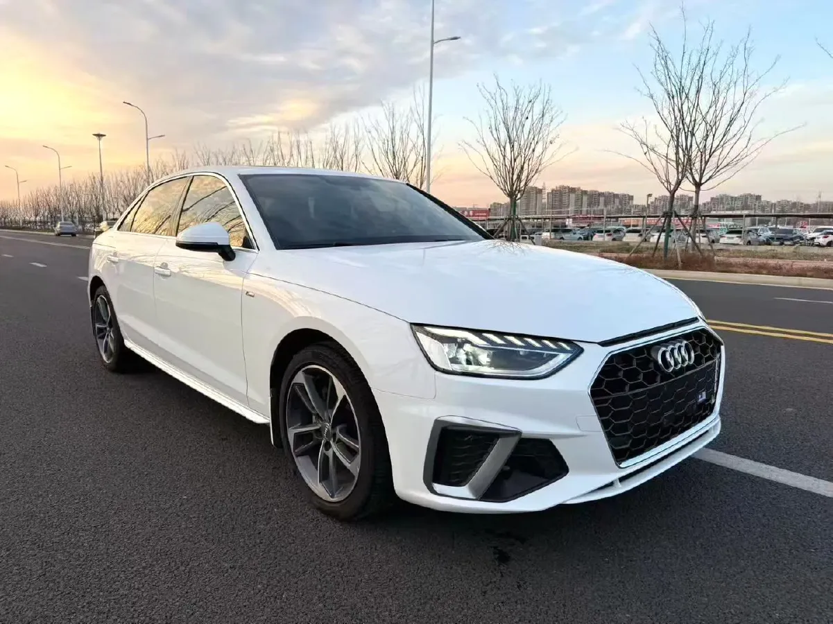 2022 Audi A4L 2.0T 190HP L4 7DCT,autocango,china used car exporter,china ev exporter,chinese used car exporter,chinese used ev exporter