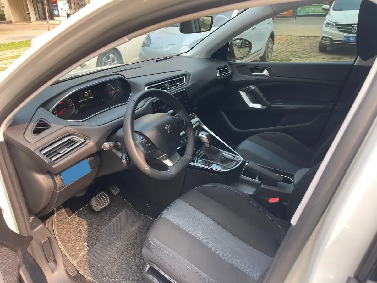 2018 Peugeot 308 1.6L 117HP L4 6AT,autocango,china used car exporter,china ev exporter,chinese used car exporter,chinese used ev exporter