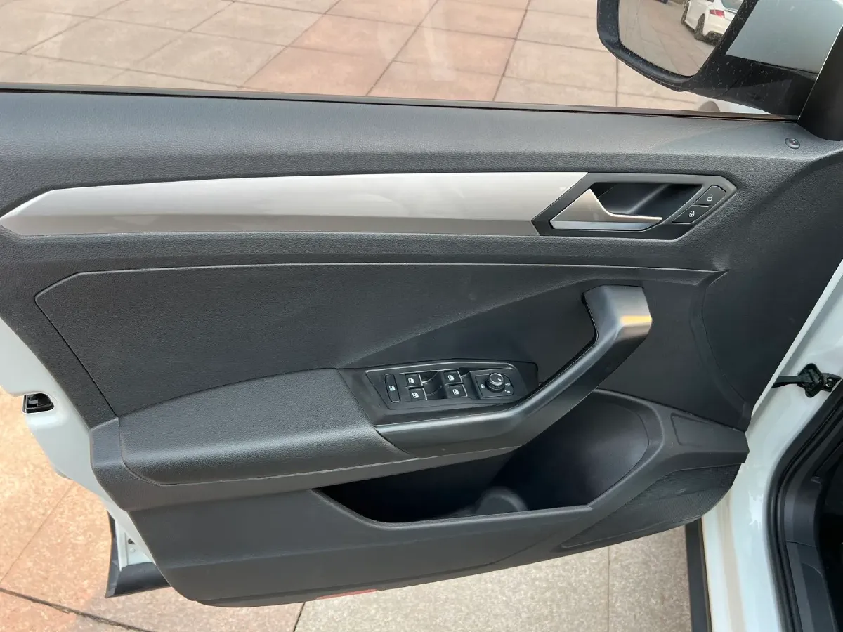 2021 Volkswagen T-Roc 1.4T 150HP L4 7DCT,autocango,china used car exporter,china ev exporter,chinese used car exporter,chinese used ev exporter