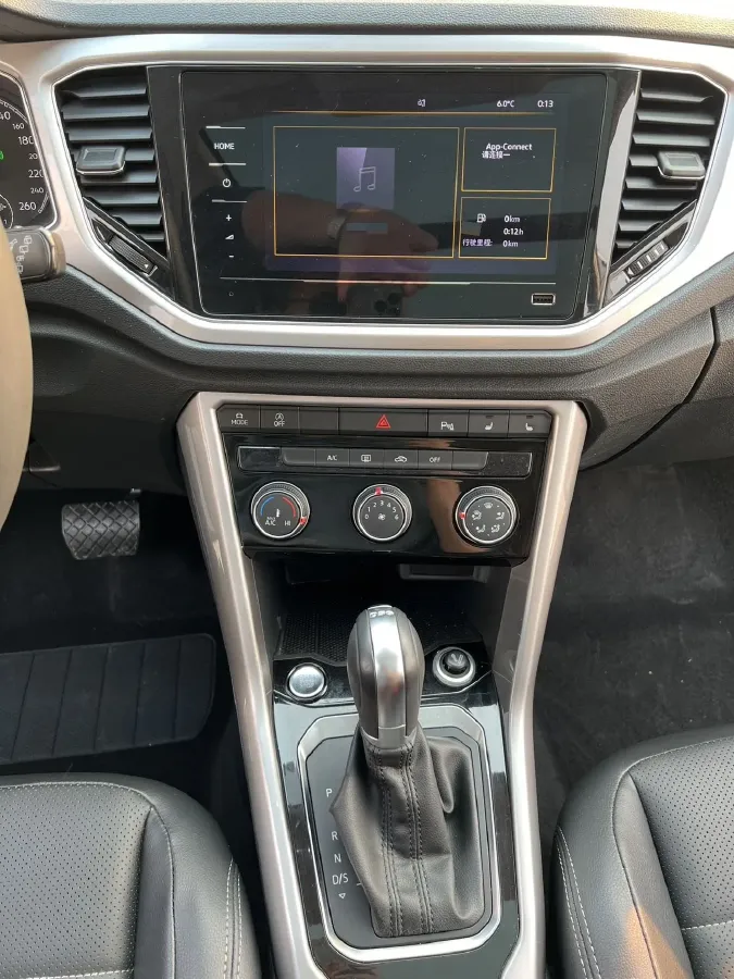 2021 Volkswagen T-Roc 1.4T 150HP L4 7DCT,autocango,china used car exporter,china ev exporter,chinese used car exporter,chinese used ev exporter