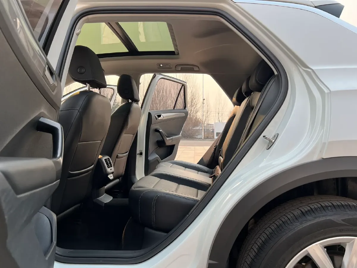 2021 Volkswagen T-Roc 1.4T 150HP L4 7DCT,autocango,china used car exporter,china ev exporter,chinese used car exporter,chinese used ev exporter