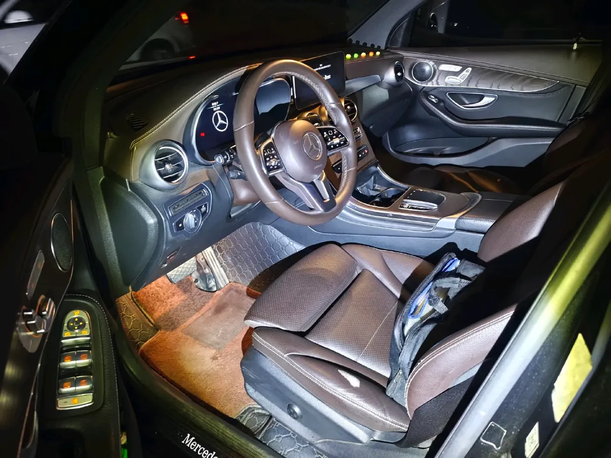 2020 Mercedes-Benz GLC Class 2.0T 258HP L4 9AT,autocango,china used car exporter,china ev exporter,chinese used car exporter,chinese used ev exporter